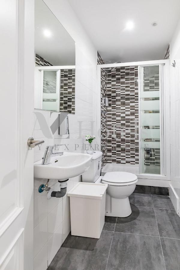 Ayz Sierra De Meira - Auto Check-In Property (Adults Only) Madrid Exteriör bild