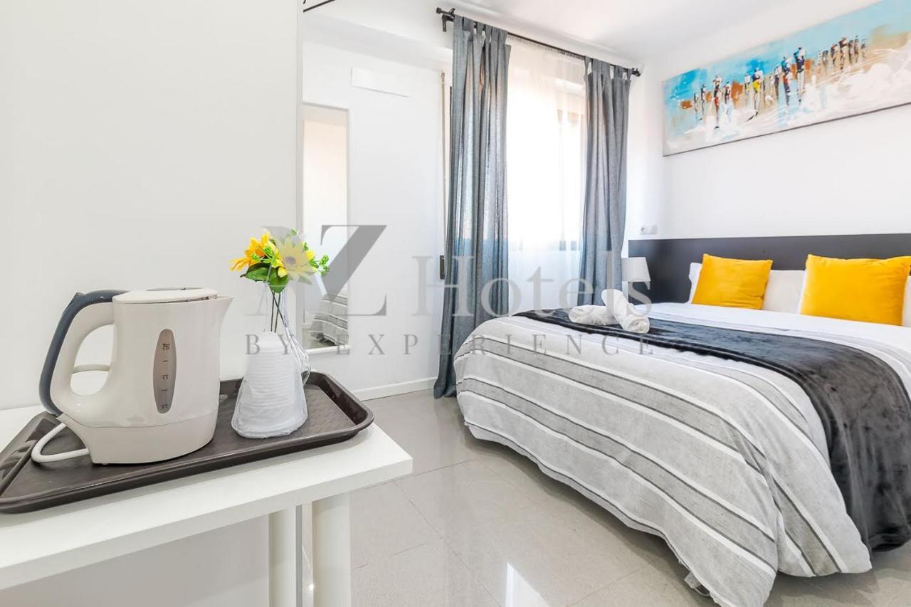 Ayz Sierra De Meira - Auto Check-In Property (Adults Only) Madrid Exteriör bild