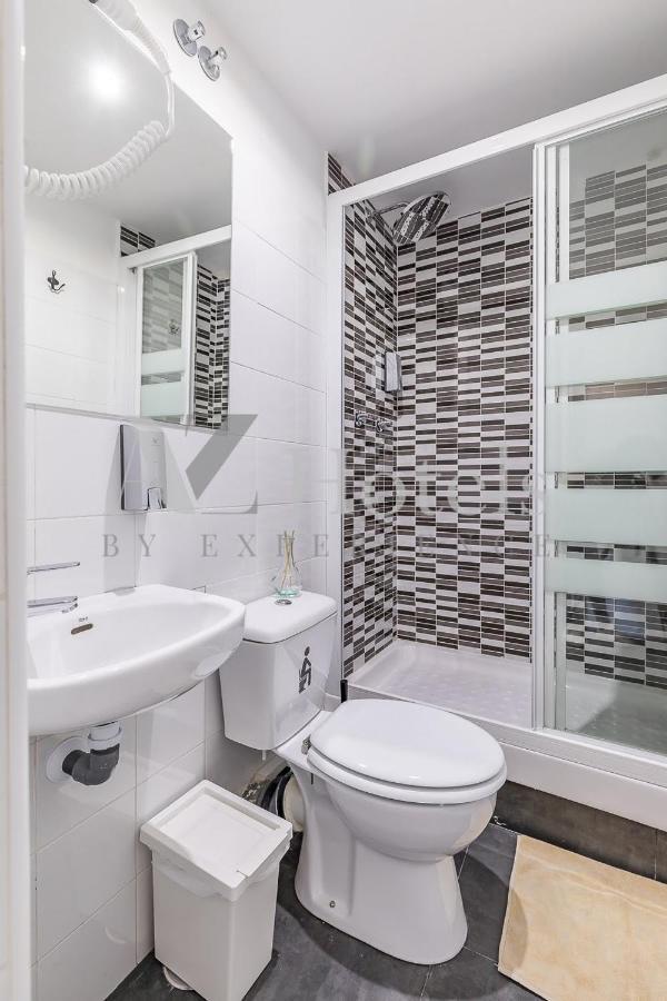 Ayz Sierra De Meira - Auto Check-In Property (Adults Only) Madrid Exteriör bild